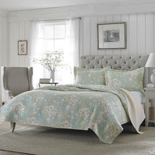 Load image into Gallery viewer, King size 3-Piece Reversible Cotton Quilt Set with Seafoam Blue Beige Floral Pattern